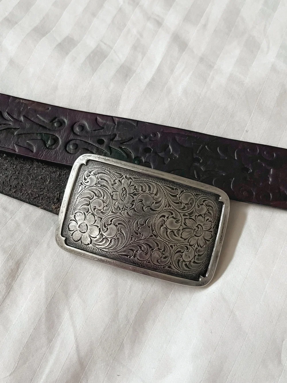 Vintage Fossil Brown Leather Belt | Engraved Floral Buckle | Women’s Small